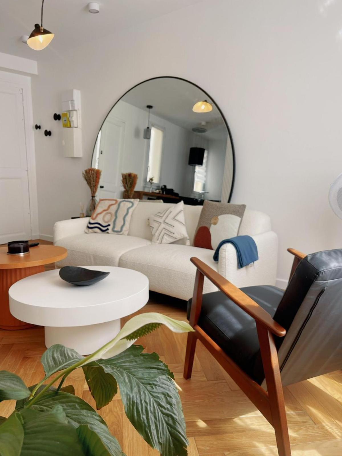 Апартаменты Exclusive Flat By Luxuio - Nearby Eiffel Tower Париж Экстерьер фото